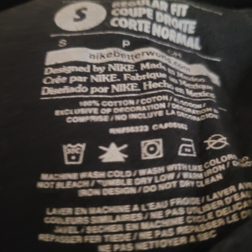 Nike T-Shirt Men's Small Black w/ Gray Camo Logo Regular Fit Graphic Tee - Picture 6 of 6